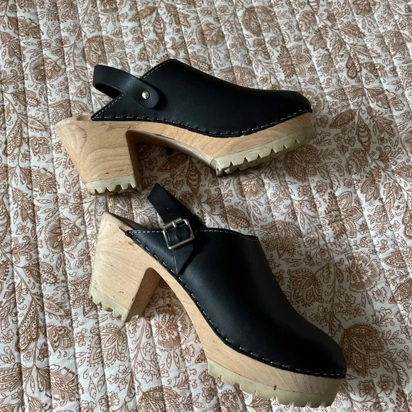 Lotta from Stockholm Black Leather Platform Clogs Tractor Sole - Picture 4 of 6